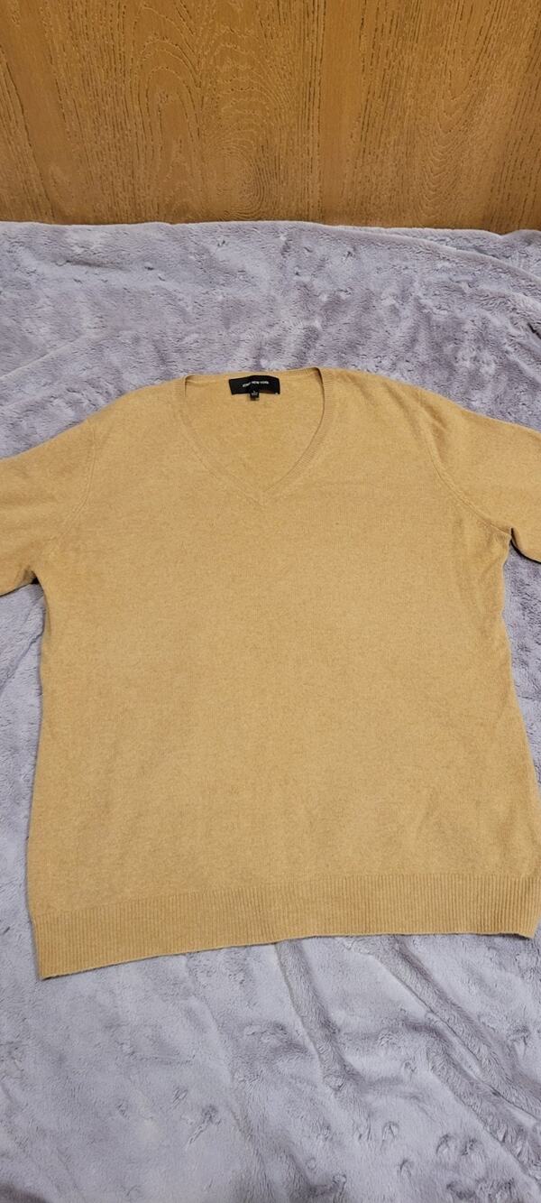 Jones New York 100% Cashmere Tan V-Neck Sweater Mens L Soft Luxury Winter Soft